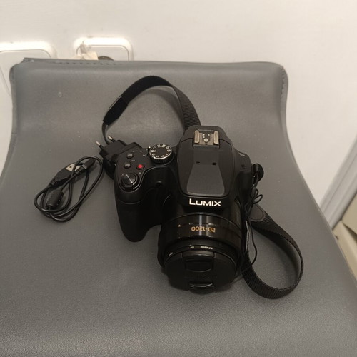Lumix DC-FZ82 Bridge Camera like new with accessories