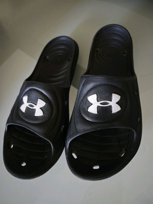 Under Armour Σαγιονάρες μεταχειρισμένες, μέγεθος 43, μαύρο και άσπρο