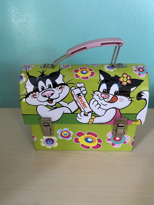 Vintage Kinder collectible metal box used, small lunch box
