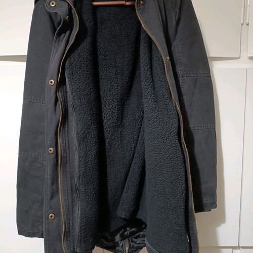 Black women's parka like new with removable fur
