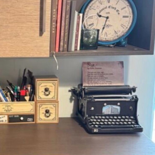 Continental decorative typewriter like new, vintage style