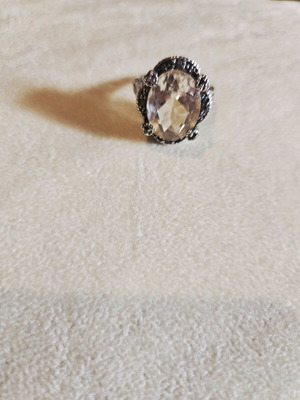 Antique 9K and 925 Silver Ring like new with White Transparent Stone