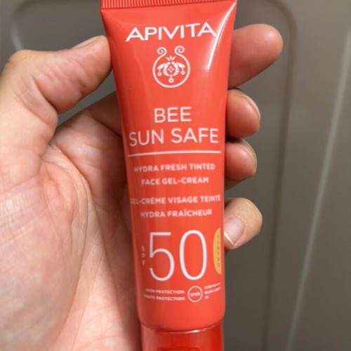 Apivita Bee Sun Safe Tinted Suncream SPF50 new