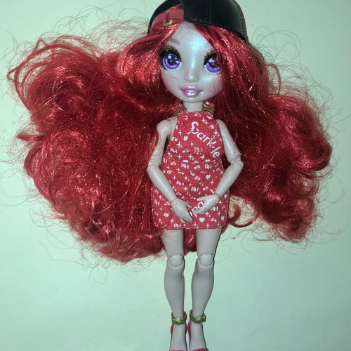 Rainbow High Ruby Anderson 2000 doll like new