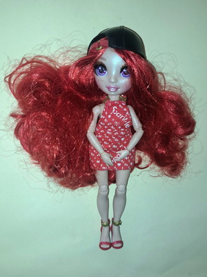 Rainbow High Ruby Anderson 2000 doll like new