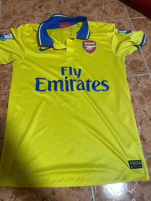 Nike Arsenal Ozil jersey used with defects, size S