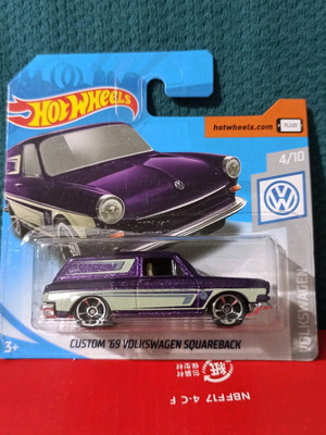 Hot Wheels Custom '69 Volkswagen Squareback Purple new sealed