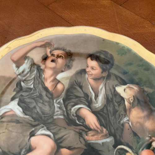 Collectible plate Murillo the beggar boys with minor scratches on gold