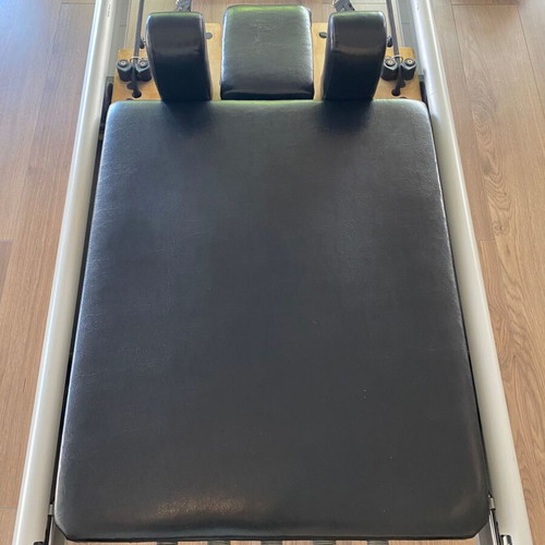 Peak Pilates MVe Reformer and Tower like new