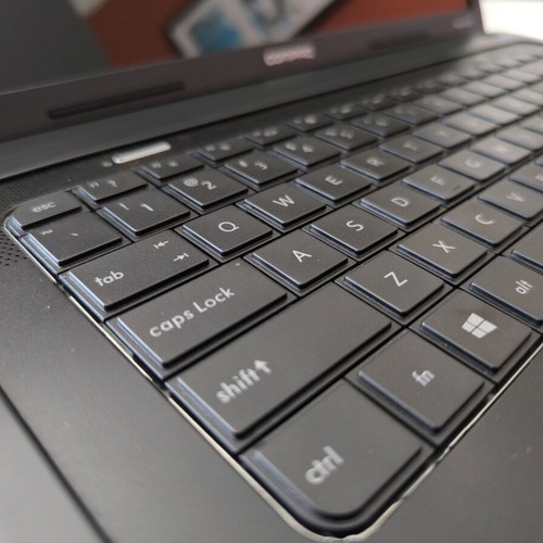 HP Compaq Presario CQ57 laptop used, 15.6" HD, AMD E-450, 4GB RAM, 320GB HDD