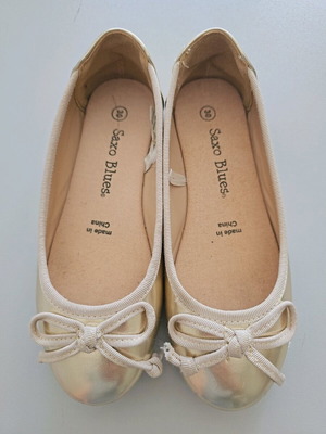 Saxo Blues ballerinas size 30 like new, gold