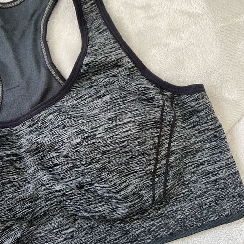 Sports bra like new, size M, black and gray
