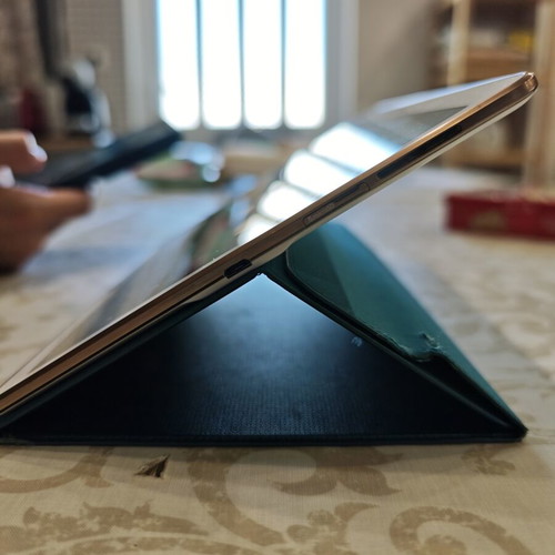 Samsung GALAXY Tab S 10.5 tablet with original case