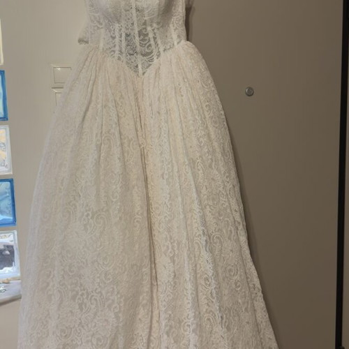 Melia Wedding Dress lace gown like new, size S