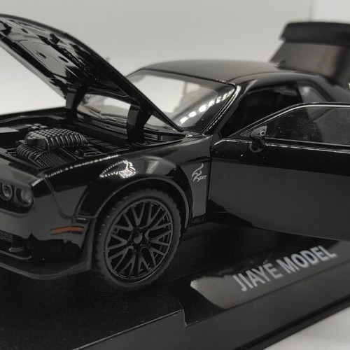 Dodge Challenger SRT Hellcat 1:32 Replica Pull Back new