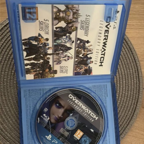 Overwatch PlayStation 4 used, fully functional
