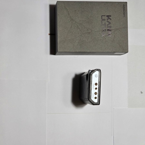 Astell Kern Kann Ultra MP3 player like new with original leather case