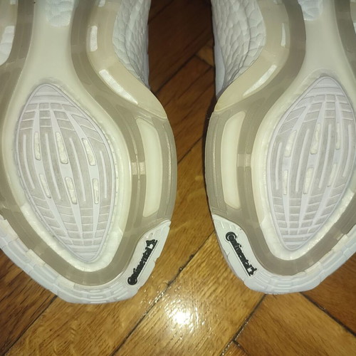 Adidas Ultraboost 22 sports shoes like new, white