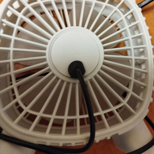Usb table fan like new, small and discreet