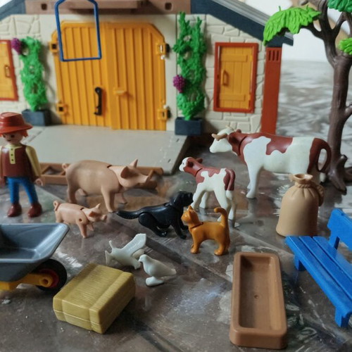 Playmobil 3072 αγροτικό σετ μεταχειρισμένο, πολύ καλή κατάσταση με μικρές ελλείψεις