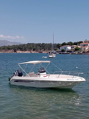 Selva 6.0 Boat like new with 100 HP engine and trailer