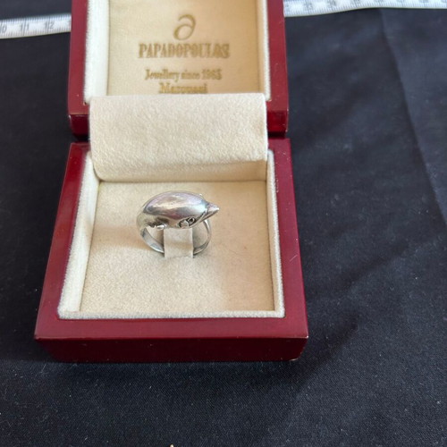 Silver 925 dolphin ring like new