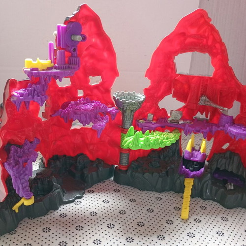 Mighty Max Trapped In Skull Mountain Playset used, Bluebird 1992 incomplete