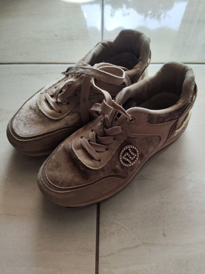 Athletic shoes refurbished, size 38, gold color