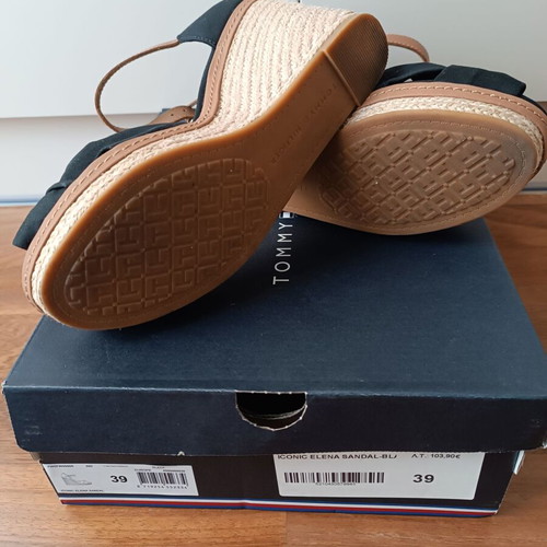 Tommy Hilfiger platform sandals like new, black, size 39