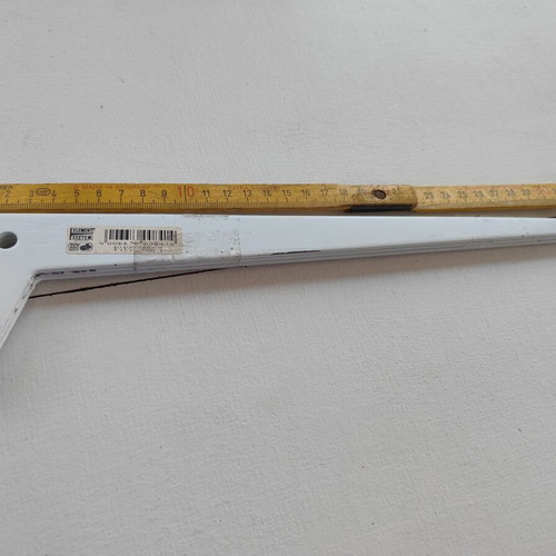 Element System metal shelf brackets, various sizes, white