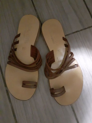 Ioannis leather sandals like new, size 36, beige and brown