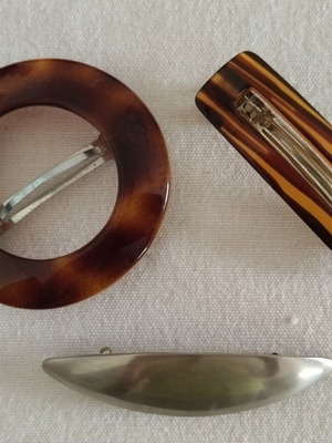 Vintage hair accessory set like new, faux tortoise and metal clips