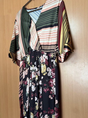 Romantic dress new, spring striped and floral pattern