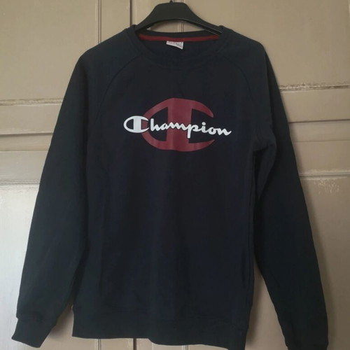 Champion sweatshirt navy XL for boys 13-14 years like new