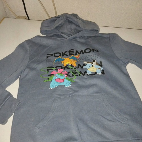 Pokemon sweatshirt 9-10 years like new