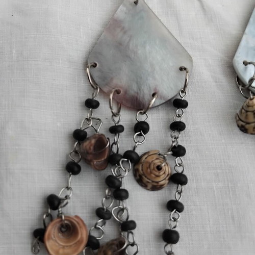 Boho earrings set of 2 with natural shells like new