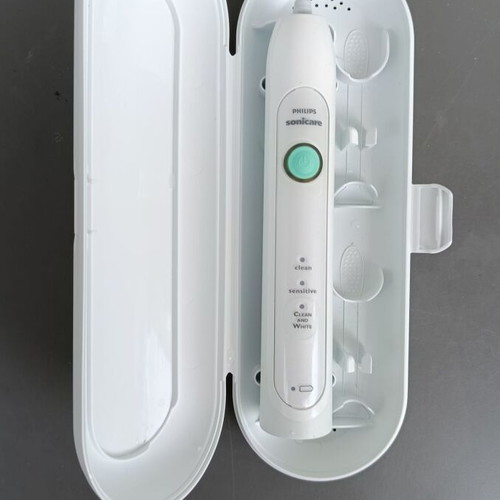 Philips Sonicare HealthyWhite HX6730 electric toothbrush like new with charger and travel case