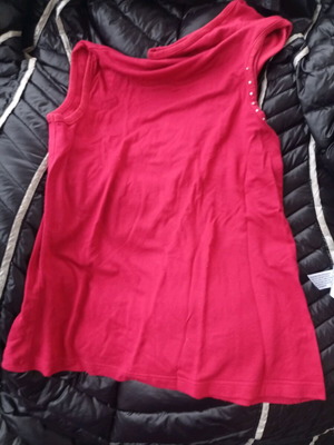 Lussile μπλουζάκι αμάνικο μεταχειρισμένο, κόκκινο με στρασάκια