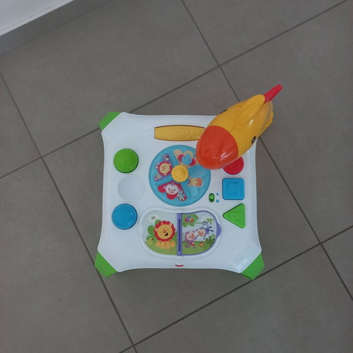 Fisher Price Animal Friends Activity Table like new