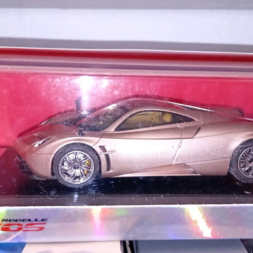 Pagani Hyira 1/43 toy car like new collectible