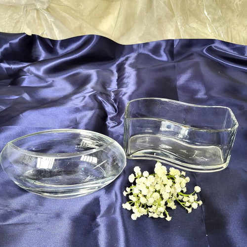 Set of 2 Minimal Crystal Bowls Vases like new (20cm)