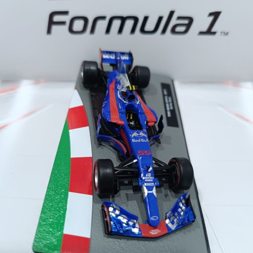 Toro Rosso STR12 2017 Carlos Sainz 1:43 diecast model like new
