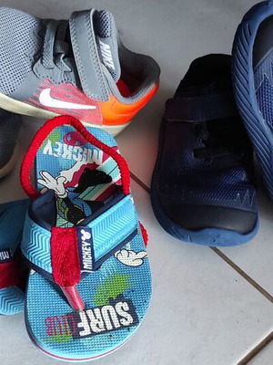 Nike sports shoes used, size 21, with free flip-flops