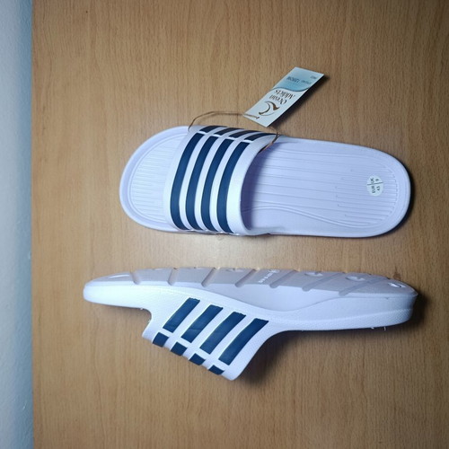 Ocean Addicts slides white with blue stripes