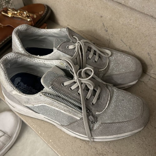 Anatomical sneakers size 41, grey, very comfortable