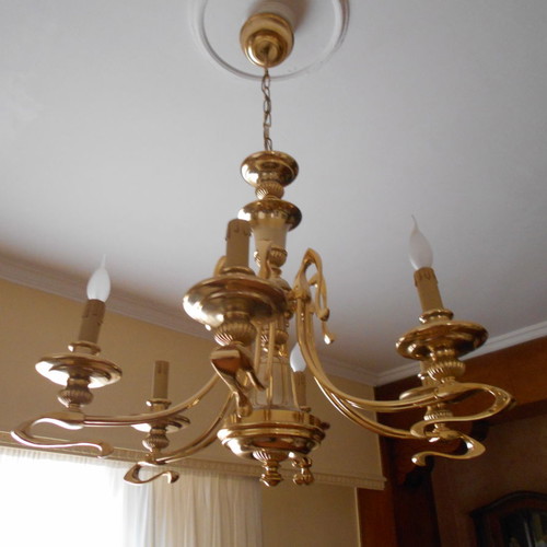 Living room chandelier used, six bulbs