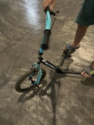 Shooter Deltawing scooter like new