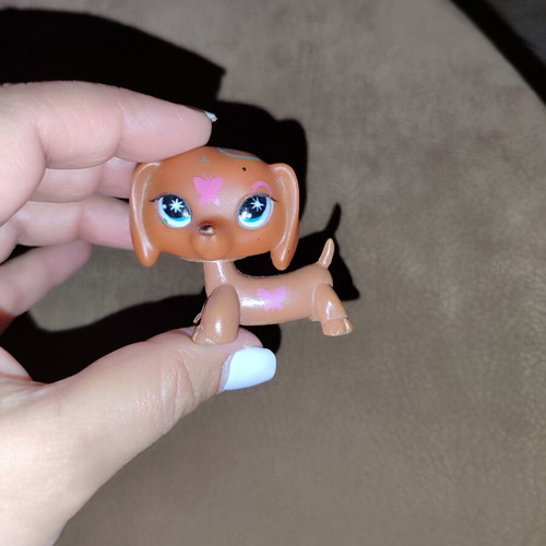 LPS Littlest Pet Shop Dachshund Dog collectible, like new, blue eyes #1010