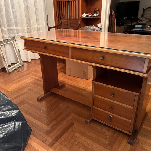 Solid wood desk from African walnut like new with glass top 120x60
