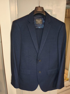 Suit dark blue size small like new